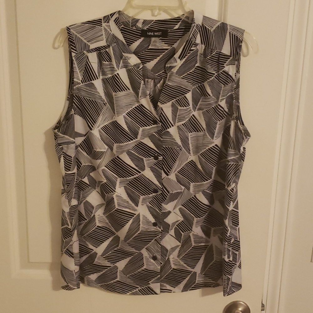 Sleeveless blouse